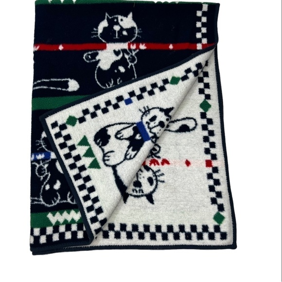 Crown Crafts Vuteks Bedding Crown Crafts Vuteks Cat Reversible